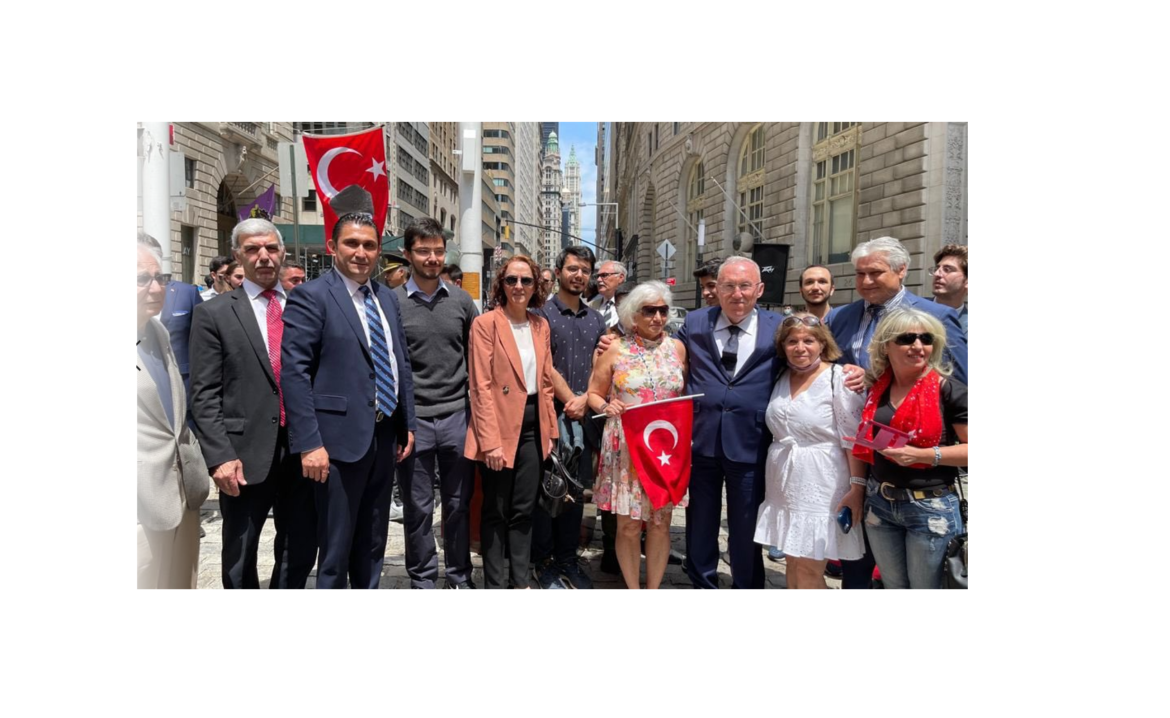 New York’ta 21. Geleneksel Türk ve Amerikan Bayrak Çekimi Töreni yapıldı